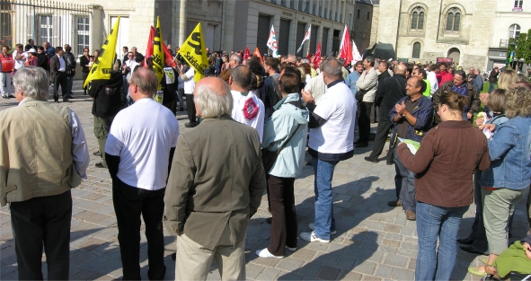 Prs de 400 devant la prfecture - 173.3 ko